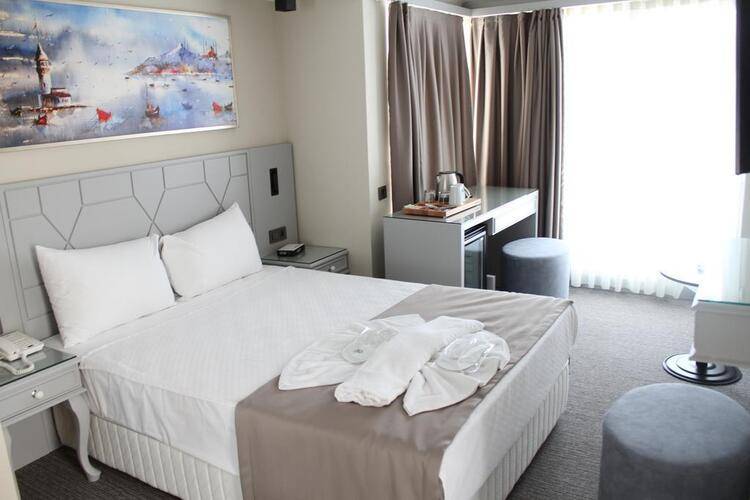 Triada Hotel