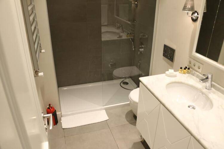 Triada Hotel