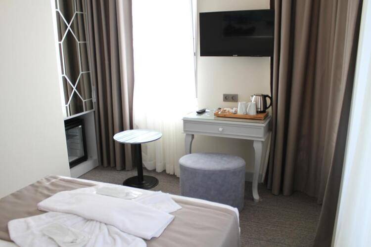 Triada Hotel
