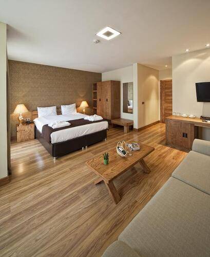 Triada Hotel