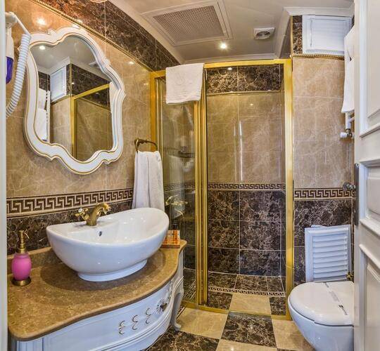 IQ Hotel