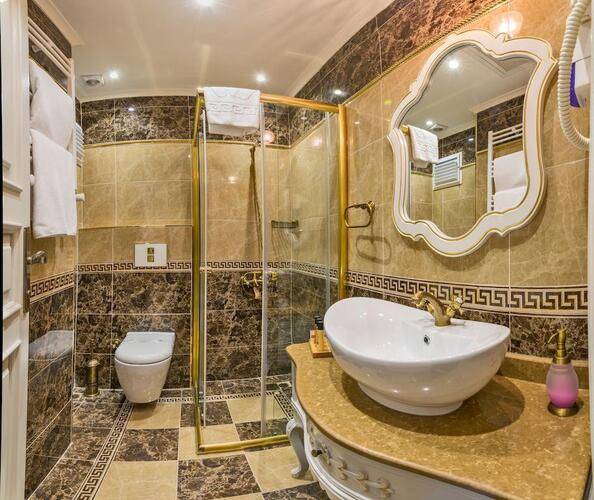 IQ Hotel