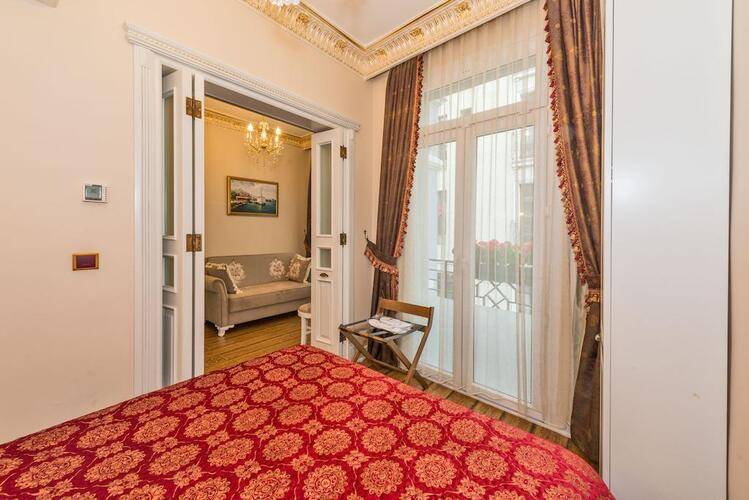 IQ Hotel