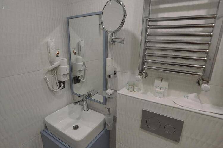 Just Inn Hotel