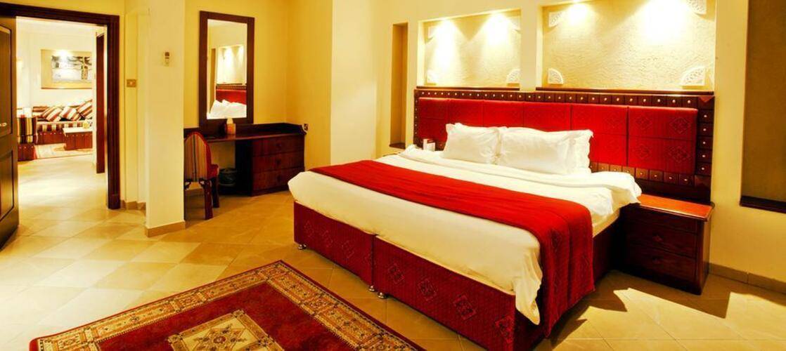 Al Liwan Suites