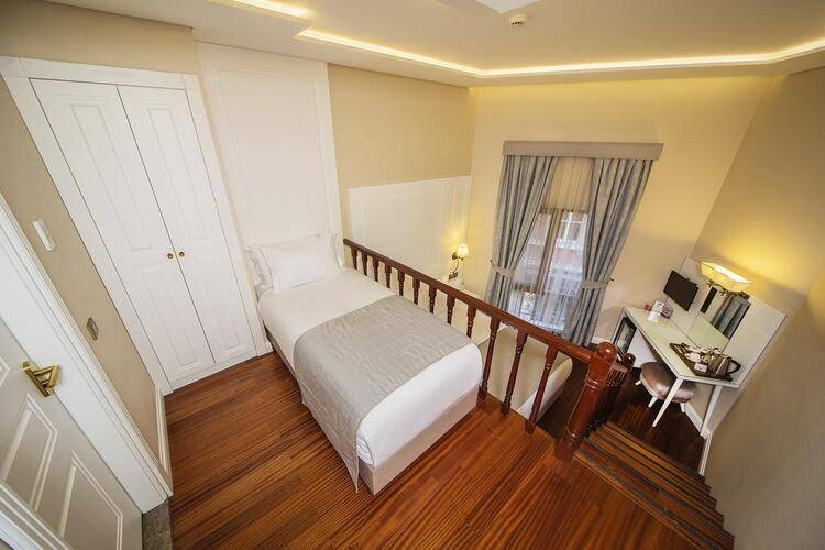 Ada Karakoy Hotel
