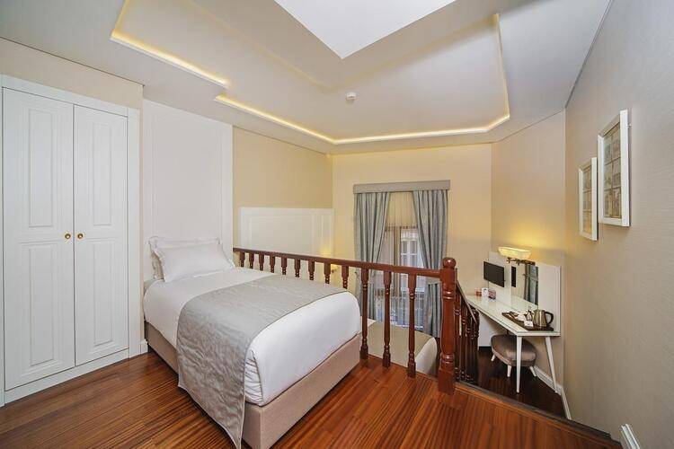 Ada Karakoy Hotel