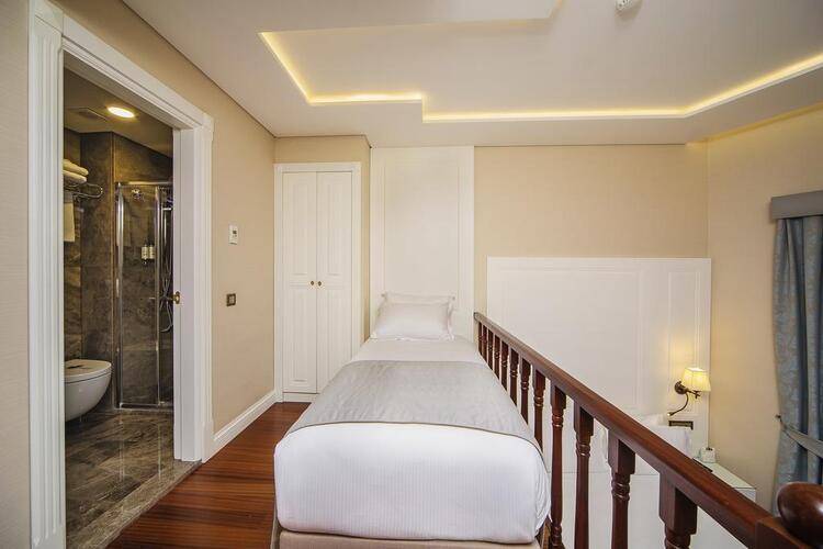 Ada Karakoy Hotel