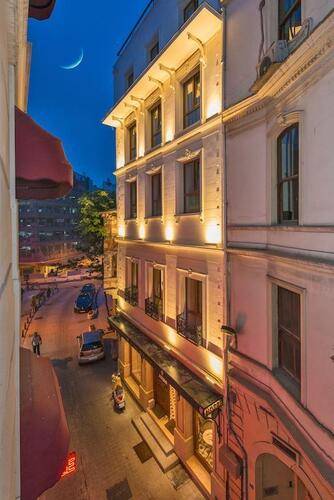 Ada Karakoy Hotel