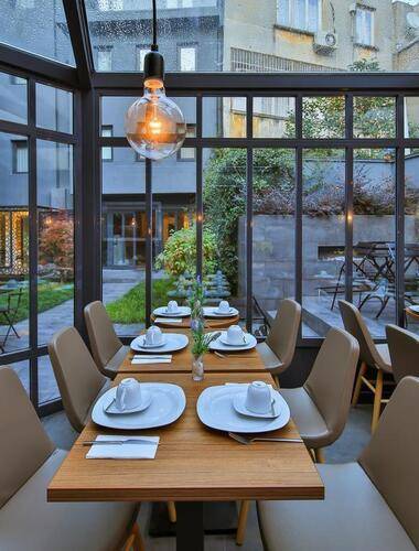 Alilass Hotel