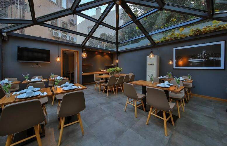 Alilass Hotel