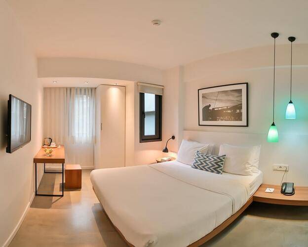 Alilass Hotel