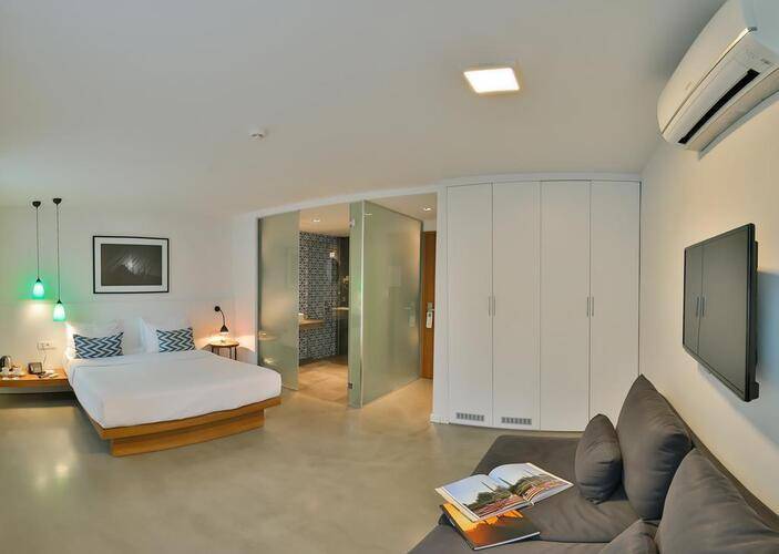 Alilass Hotel