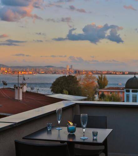 Alilass Hotel