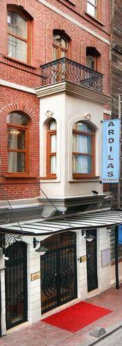Ardilas Residence