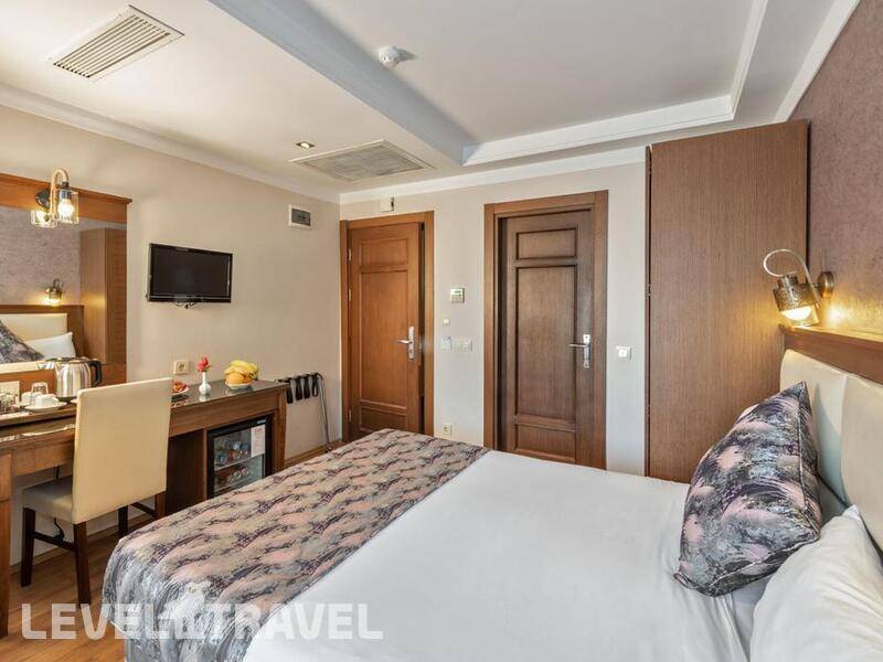 Фотография Aristocrat Hotel