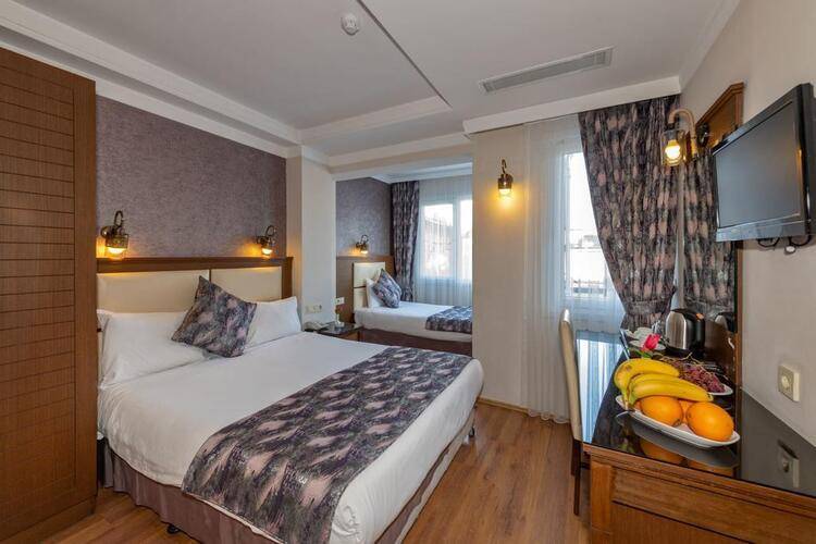 Aristocrat Hotel