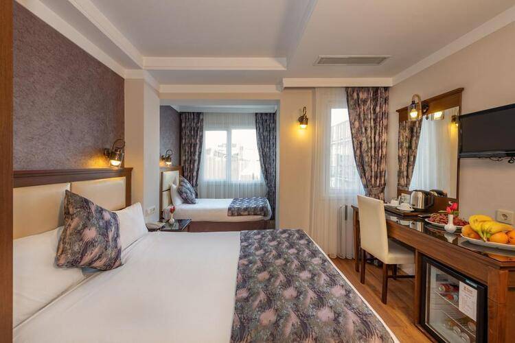 Aristocrat Hotel