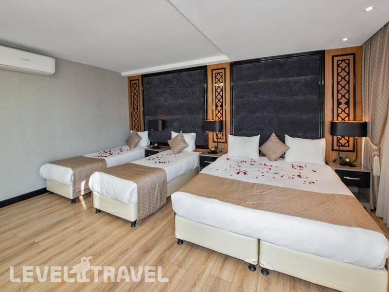 Фотография Aristocrat Hotel