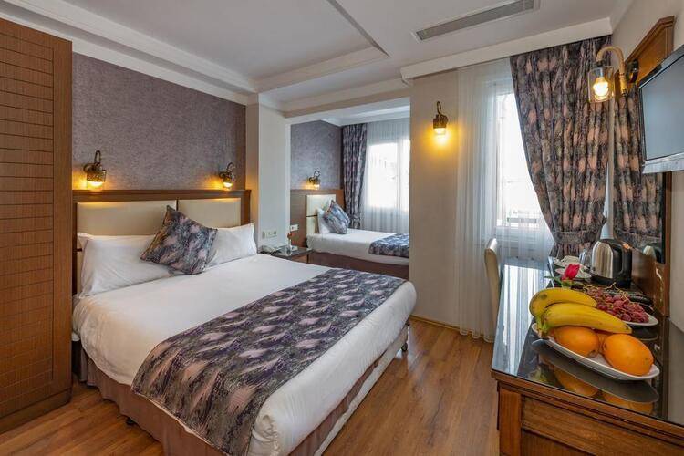 Aristocrat Hotel