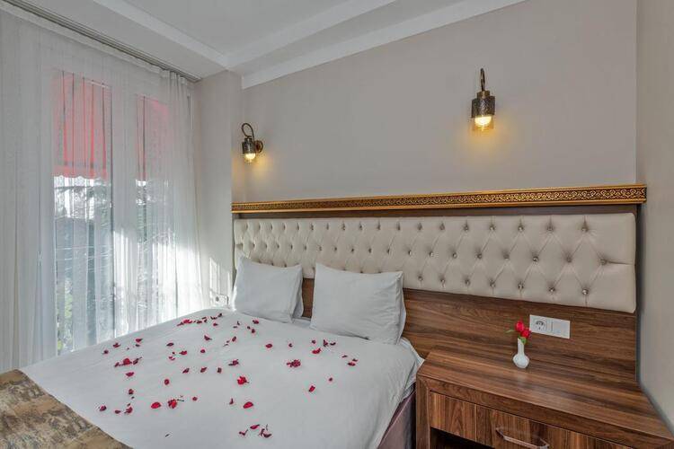 Aristocrat Hotel