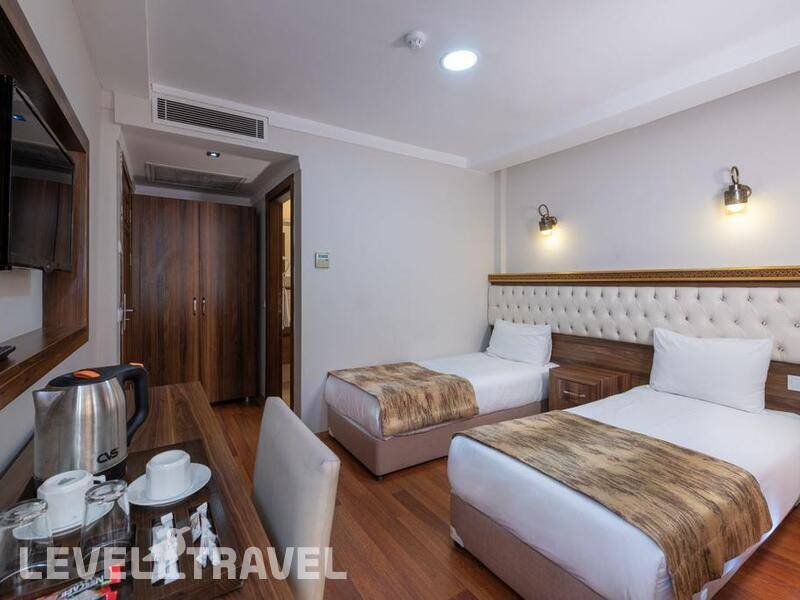 Фотография Aristocrat Hotel
