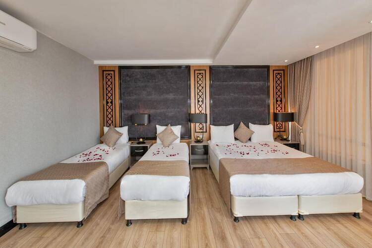 Aristocrat Hotel