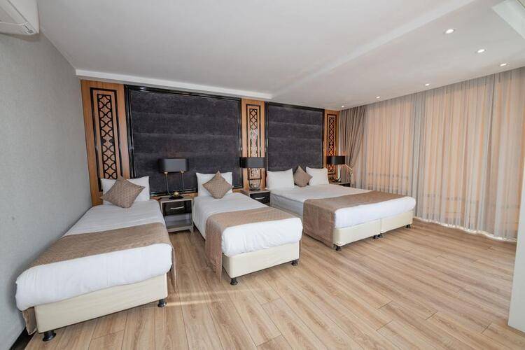 Aristocrat Hotel
