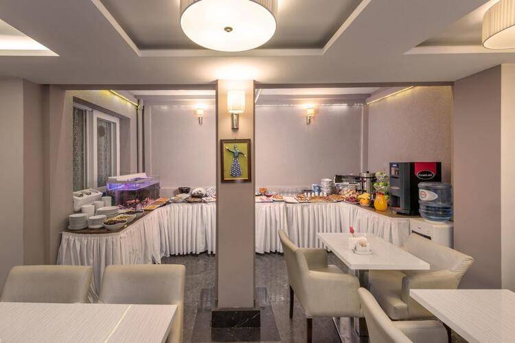 Aristocrat Hotel