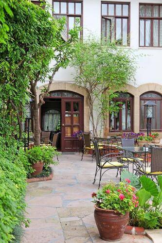 Aspen Boutique Hotel