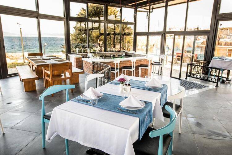 Maya Bistro Hotel Beach