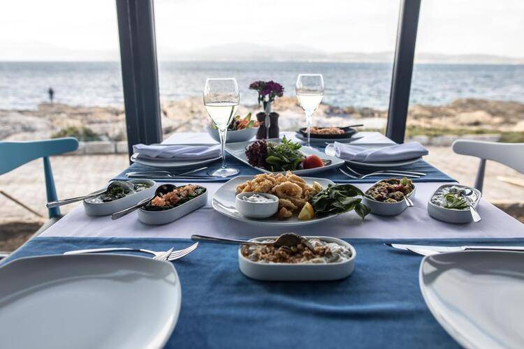 Maya Bistro Hotel Beach