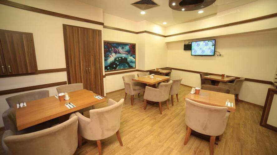 Black Pearl Hotel
