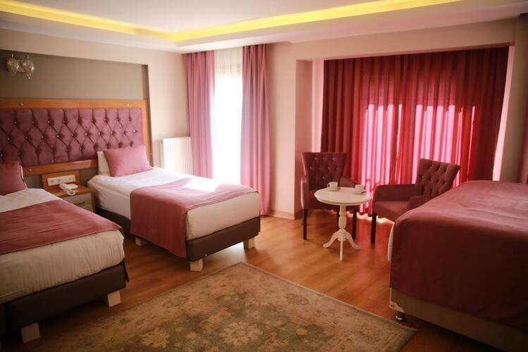Black Pearl Hotel