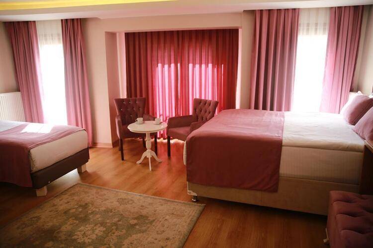 Black Pearl Hotel