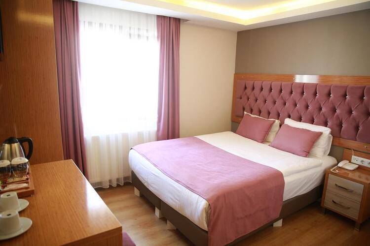 Black Pearl Hotel