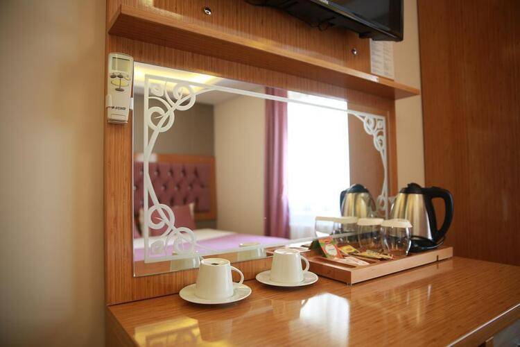Black Pearl Hotel
