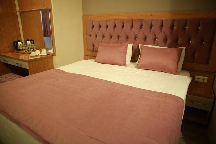 Black Pearl Hotel