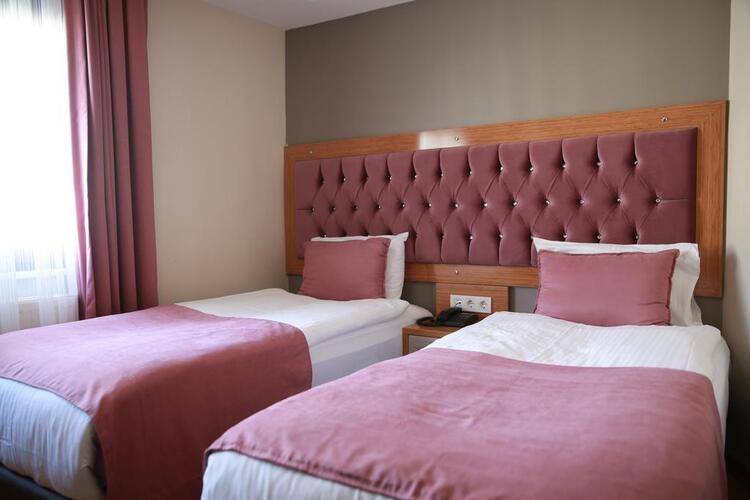 Black Pearl Hotel