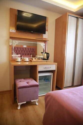 Black Pearl Hotel