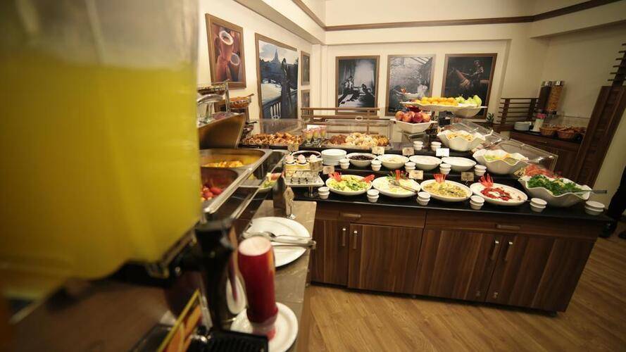 Black Pearl Hotel
