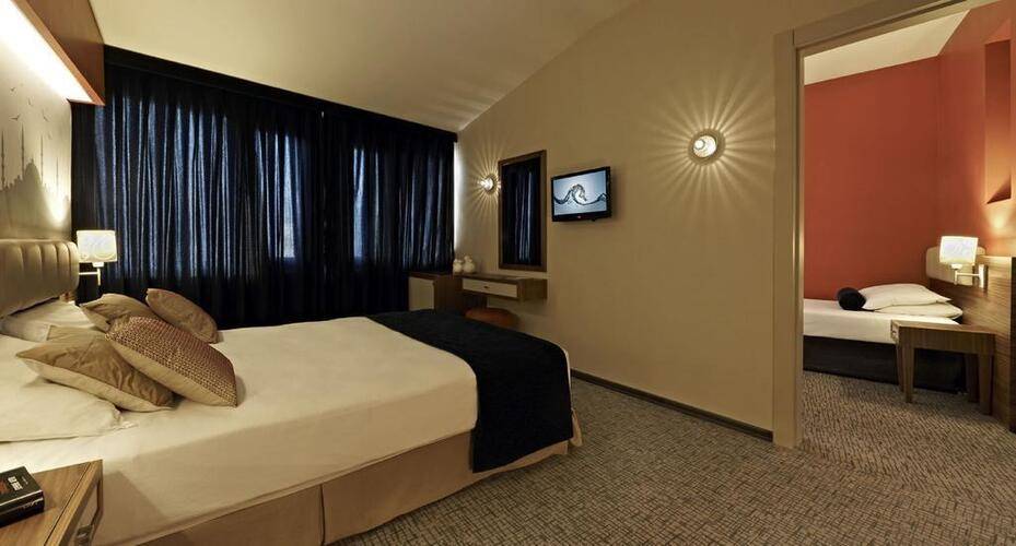 Lapis Inn Hotel & Spa (Ex. Ambassador Hotel)