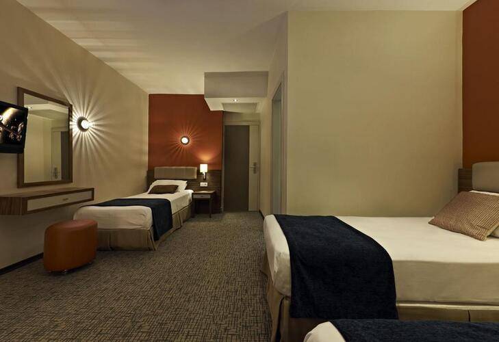 Lapis Inn Hotel & Spa (Ex. Ambassador Hotel)