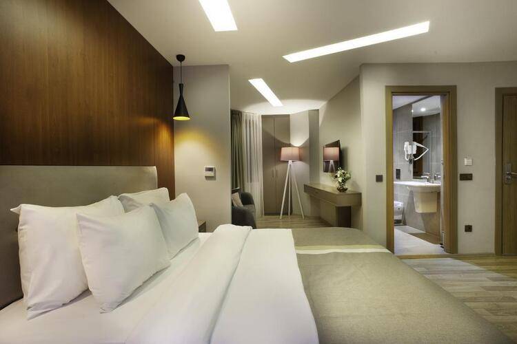 Blueway Hotel & Residence