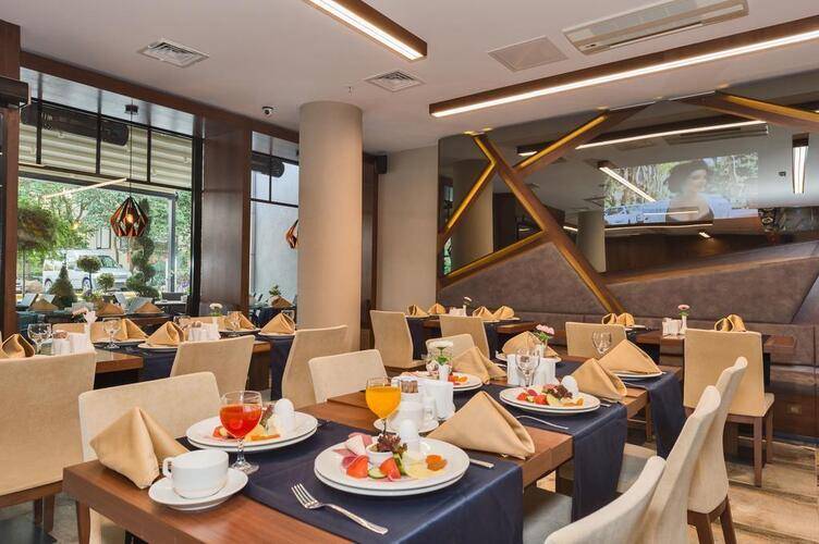 Boursier Hotel