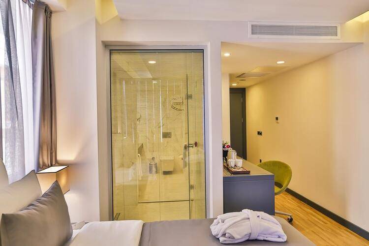 Business Life Hotel