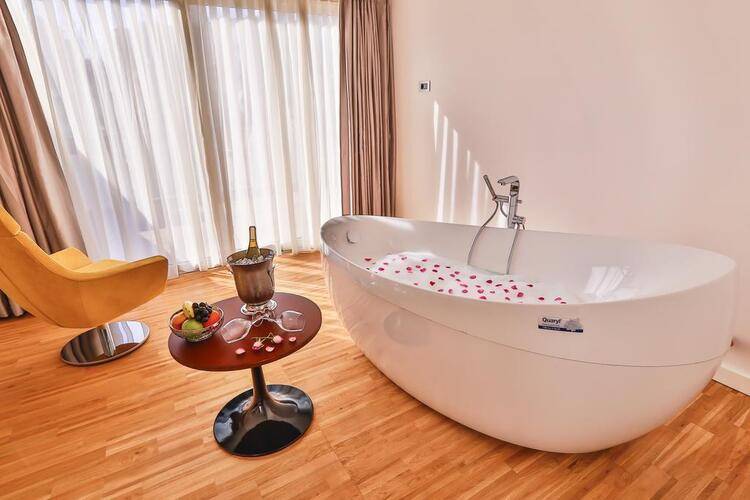 Business Life Hotel