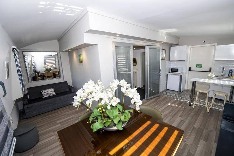 Bguest Hotel
