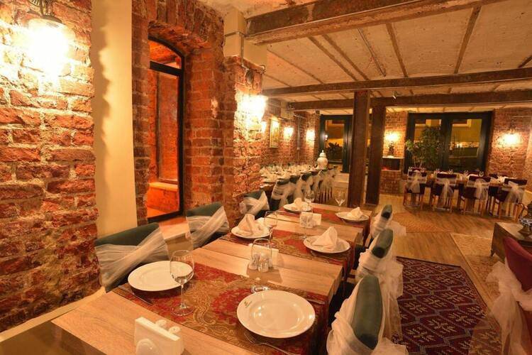 Fresia Hotel (Ex. By Murat Crown)