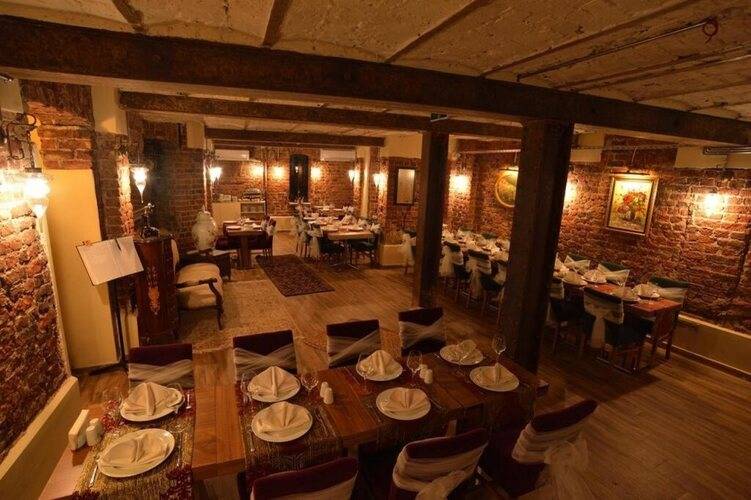 Fresia Hotel (Ex. By Murat Crown)